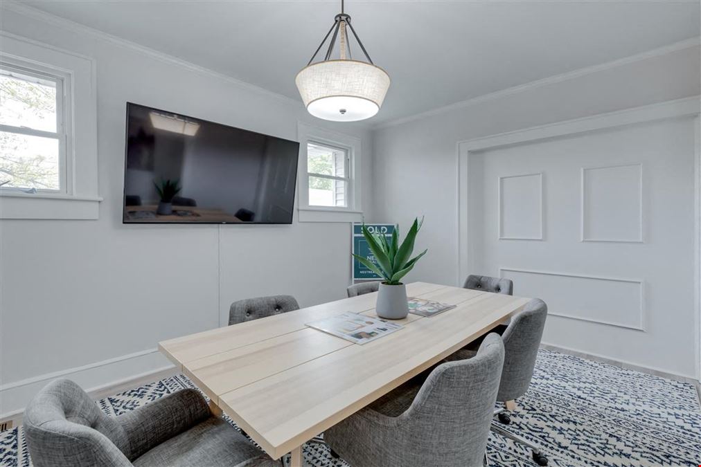 102 W Stone Ave