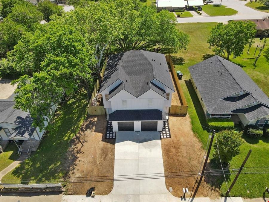 1310 E Alamo St