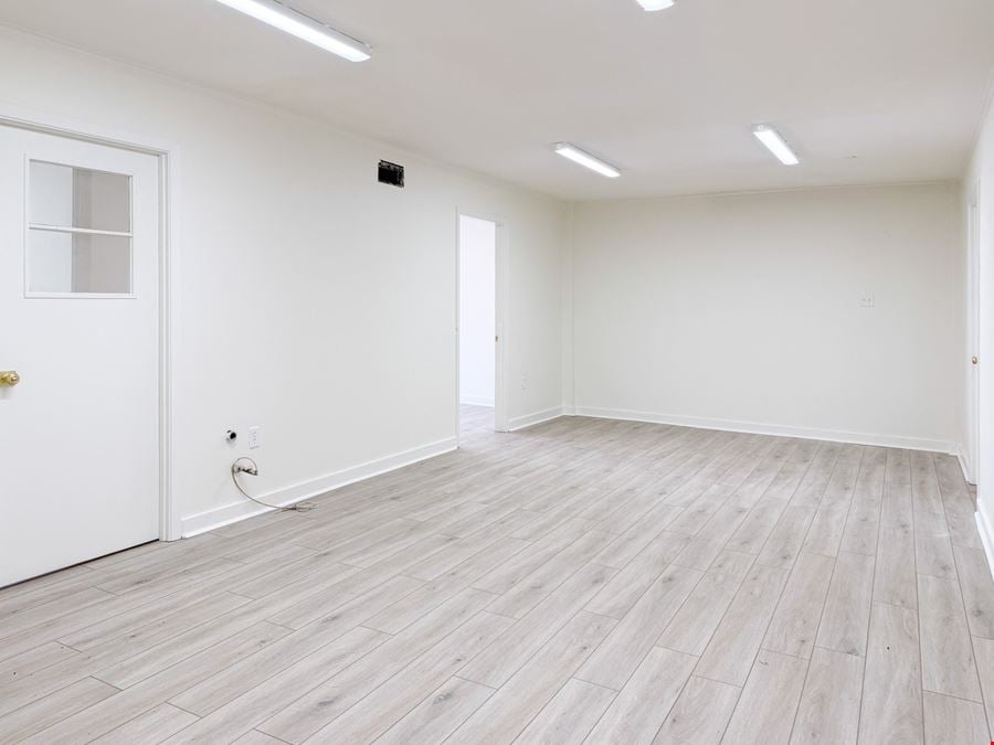 Fully Renovated Industrial Office / Warehouse Near Airline Hwy