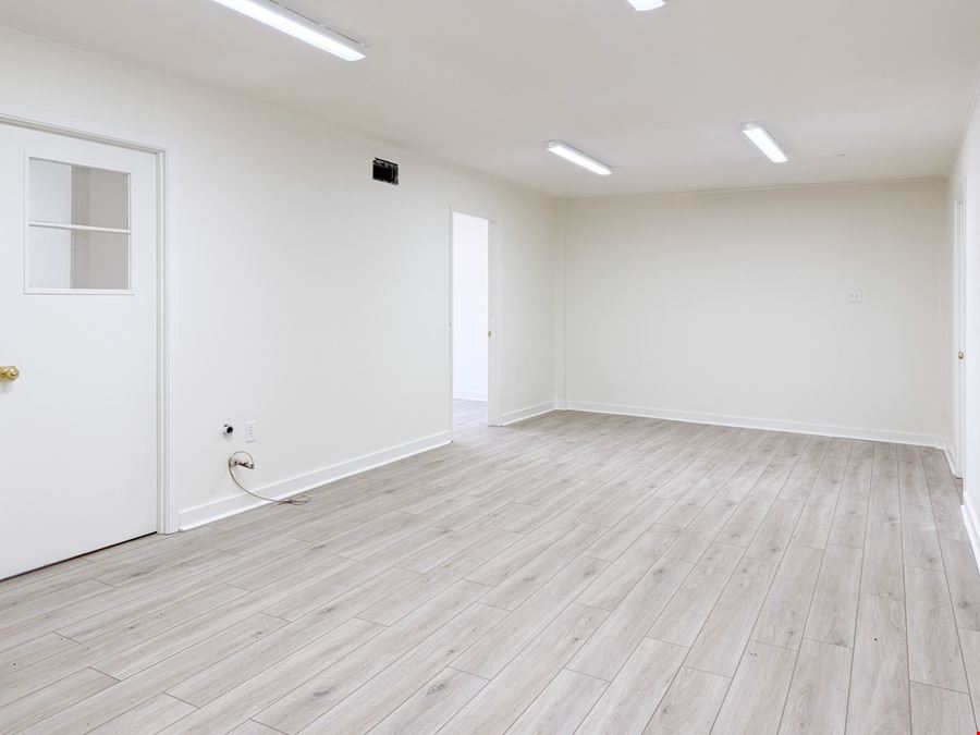 Fully Renovated Industrial Office / Warehouse Near Airline Hwy