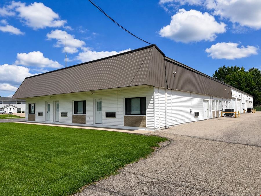 900 Christopher Ln
