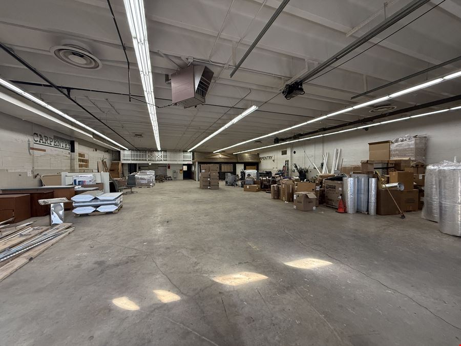 Suite 319 Flex Warehouse