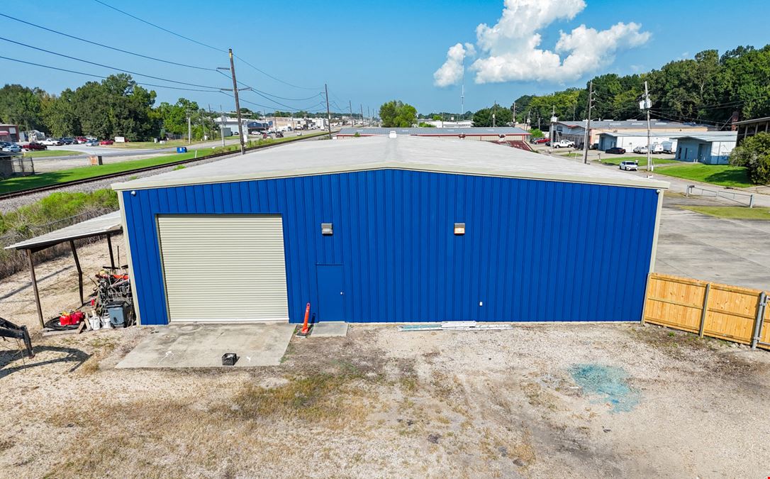 8% Cap 5 Year Sale-Leaseback with Yard
