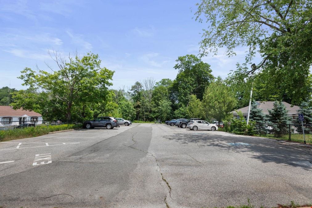 Well-located 2,924 SF Stand-alone Commercial Building in Merrimac, MA