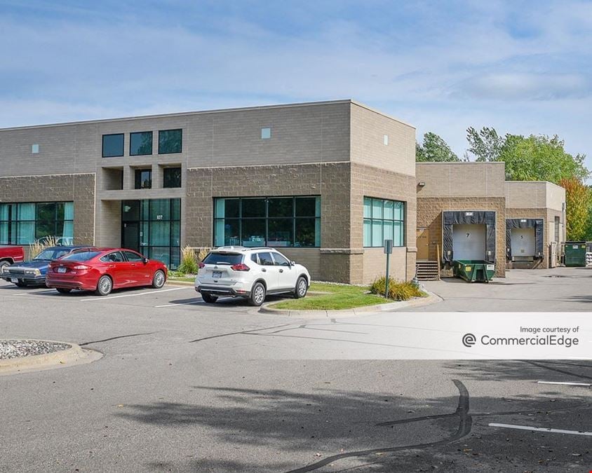Prairie Oaks Corporate Center