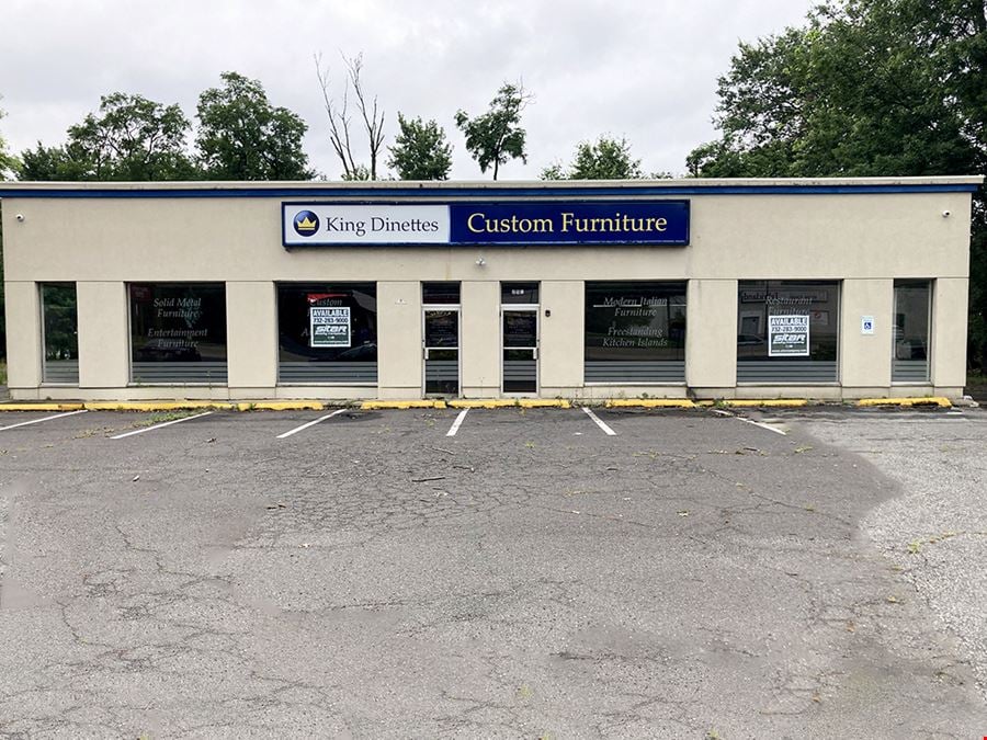 Single-Story Retail Building For Lease