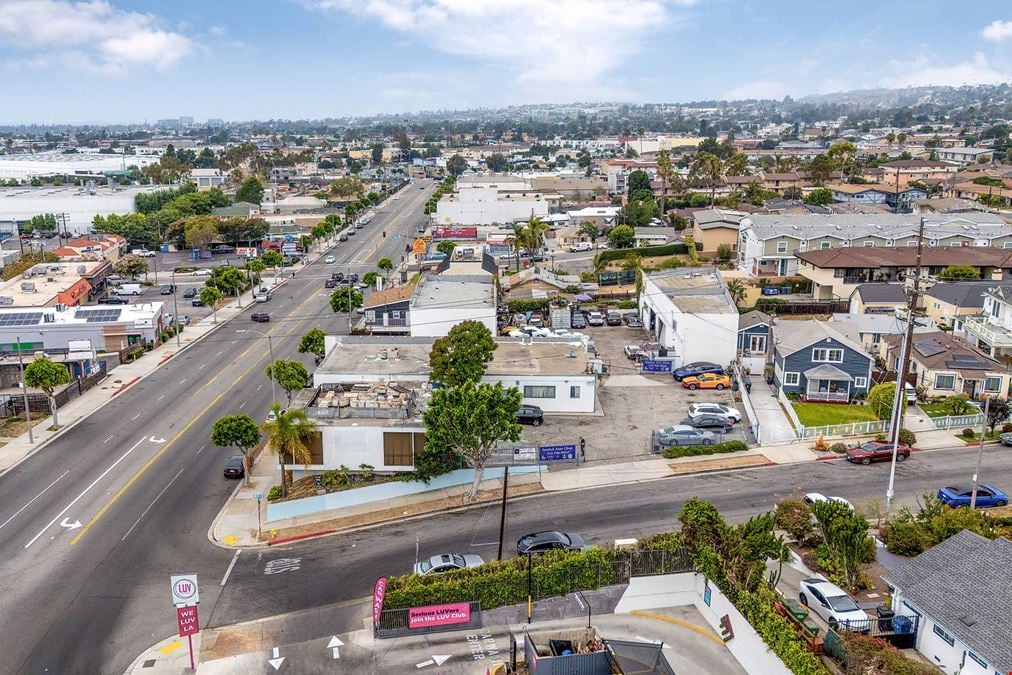 400 N La Brea Ave