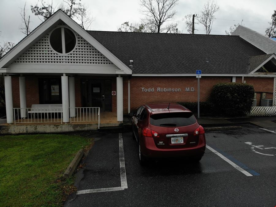 Marianna Medical Office Suite | 3,330 +/- SF