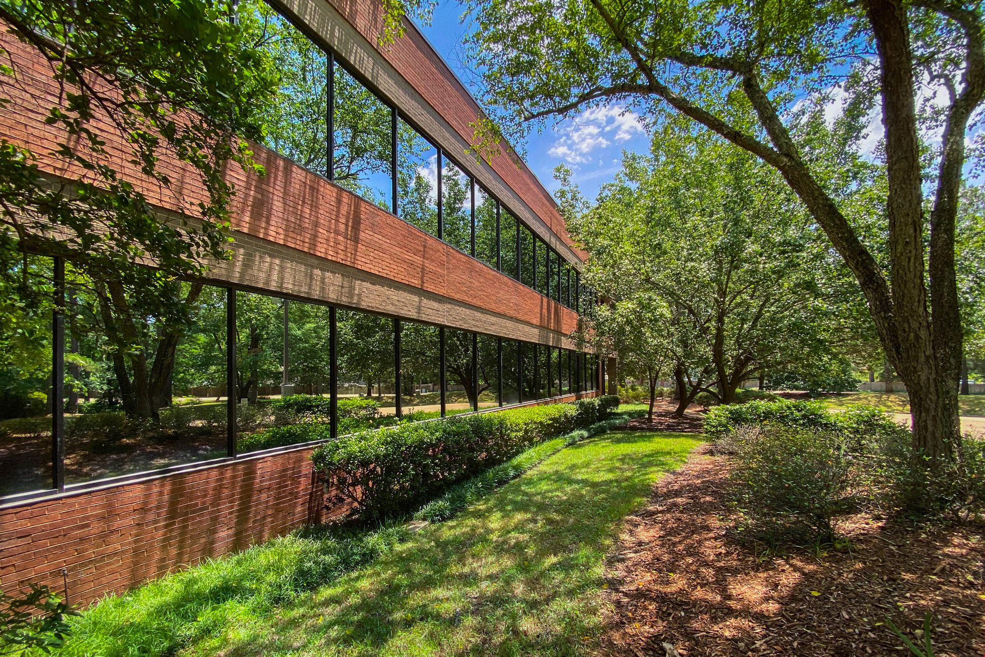 795 Woodlands Parkway
