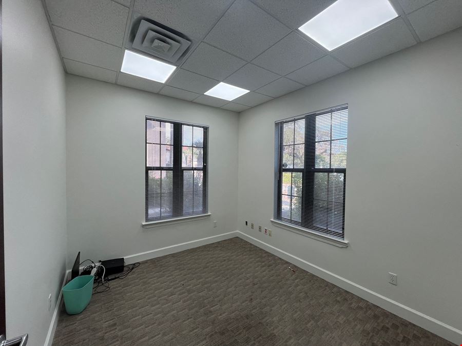 800 SF ~ Professional Office Space For Lease ~ 1st Floor
