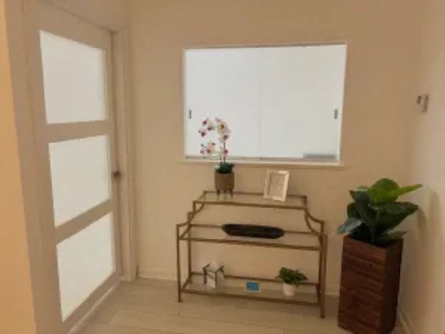 1070 SF Suite 200 Professional and Medical Office Space