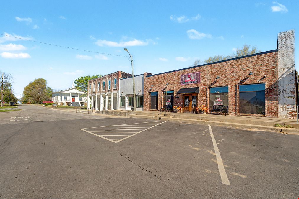 117-119 W Bean St