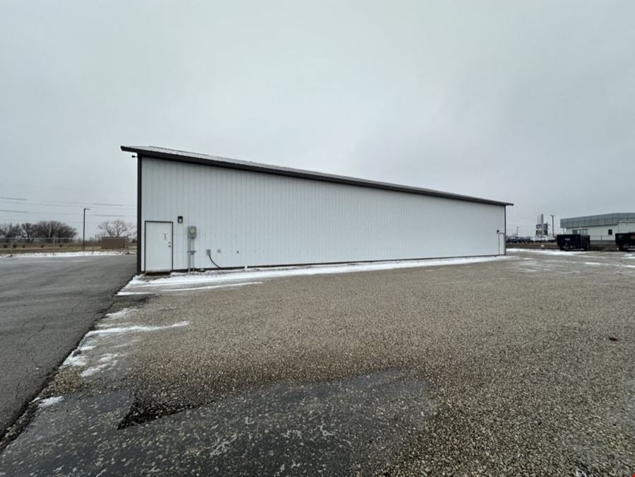 Industrial Building for Lease -- 3906 E Hospitality Lane