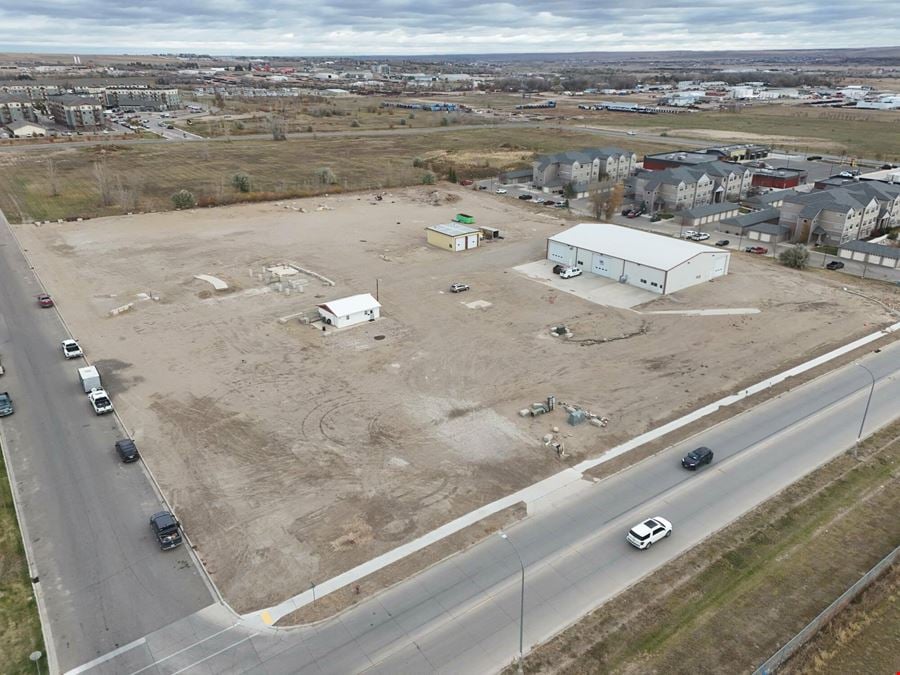 ±11,520 SF Flex/Commercial Building | ±7.72 Acre Stabilized Yard