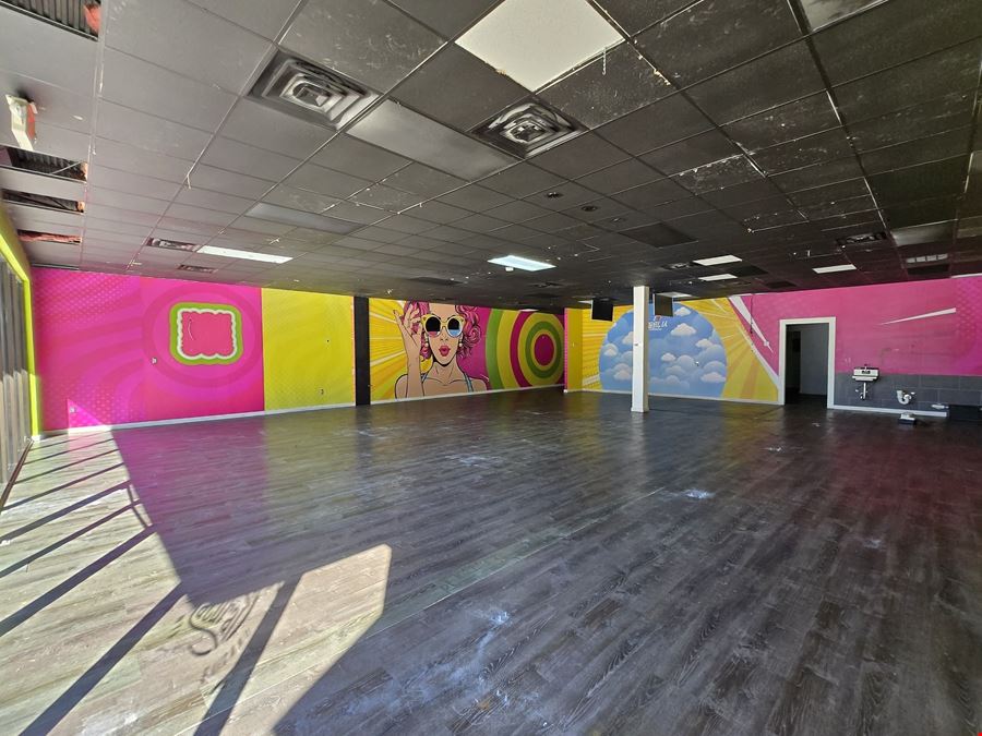 Spacious Retail Unit in Gause Blvd Shopping Center