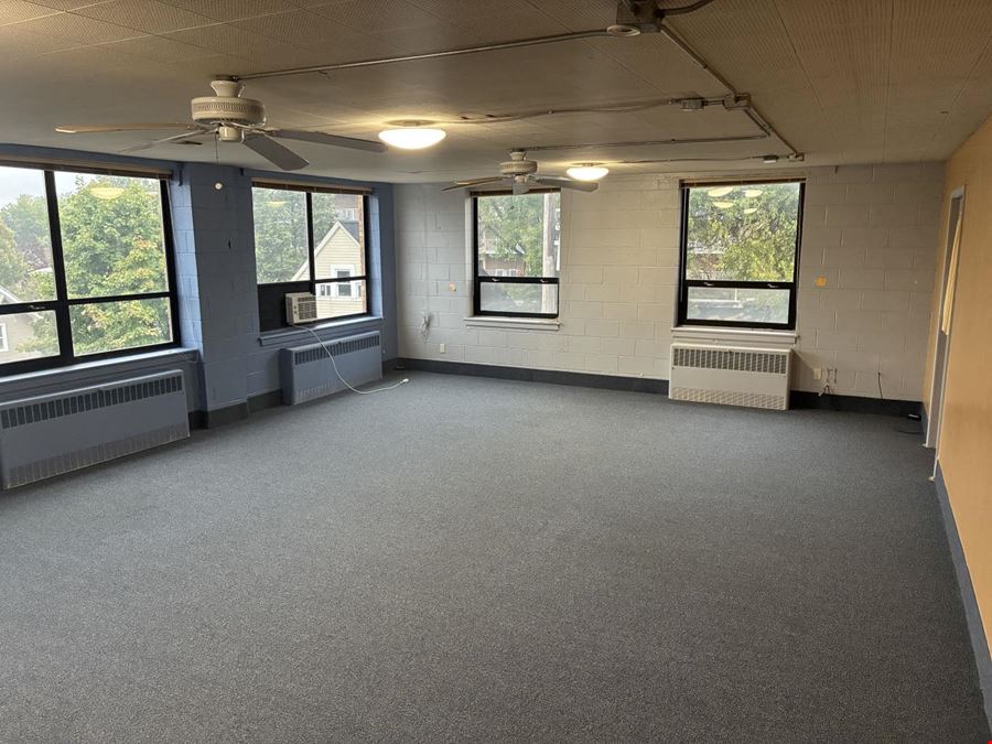 647 E Market St Suite 304