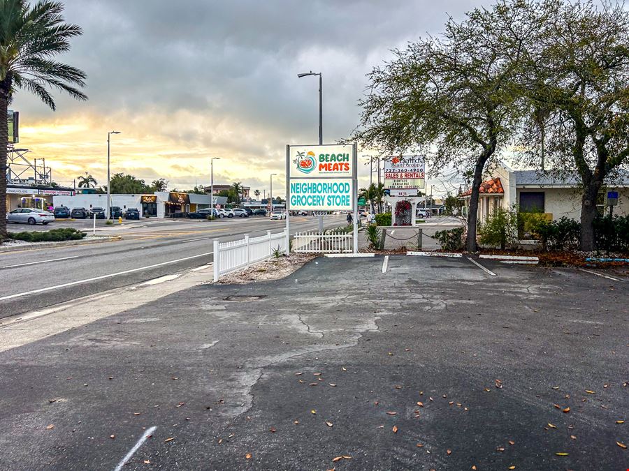St. Pete Beach Retail / Restaurant-Equipped Building