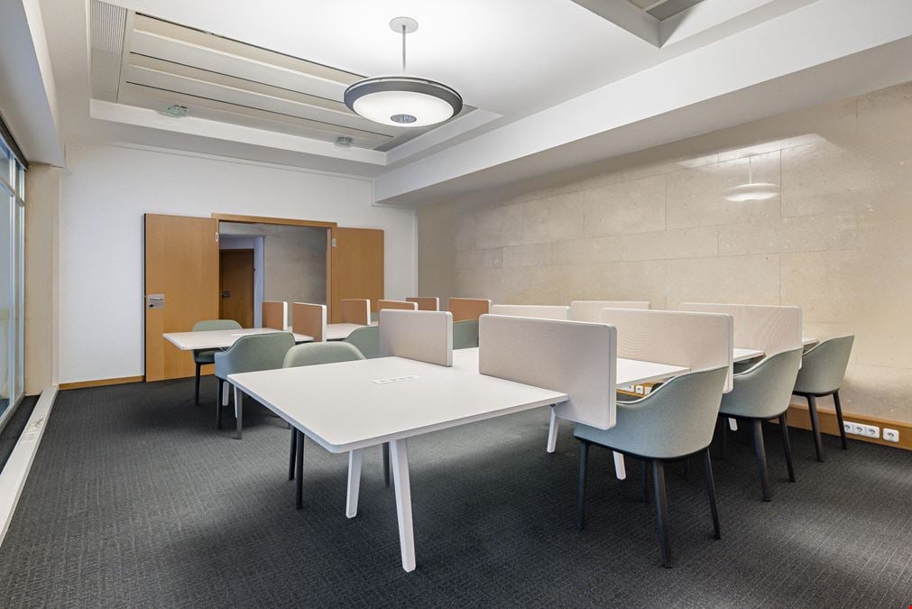 Regus - Las Vegas - Spring Mountain Rd