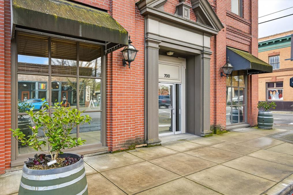 700 E 1st Street