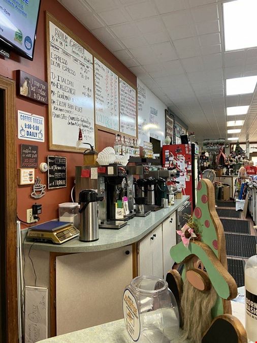 330 2nd St W - Wabasha Eagles Nest Coffee and Quilt Shop For Sale
