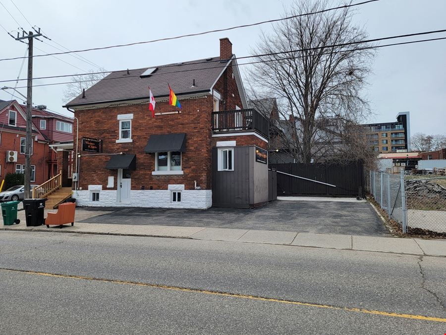 16 Princess Street East