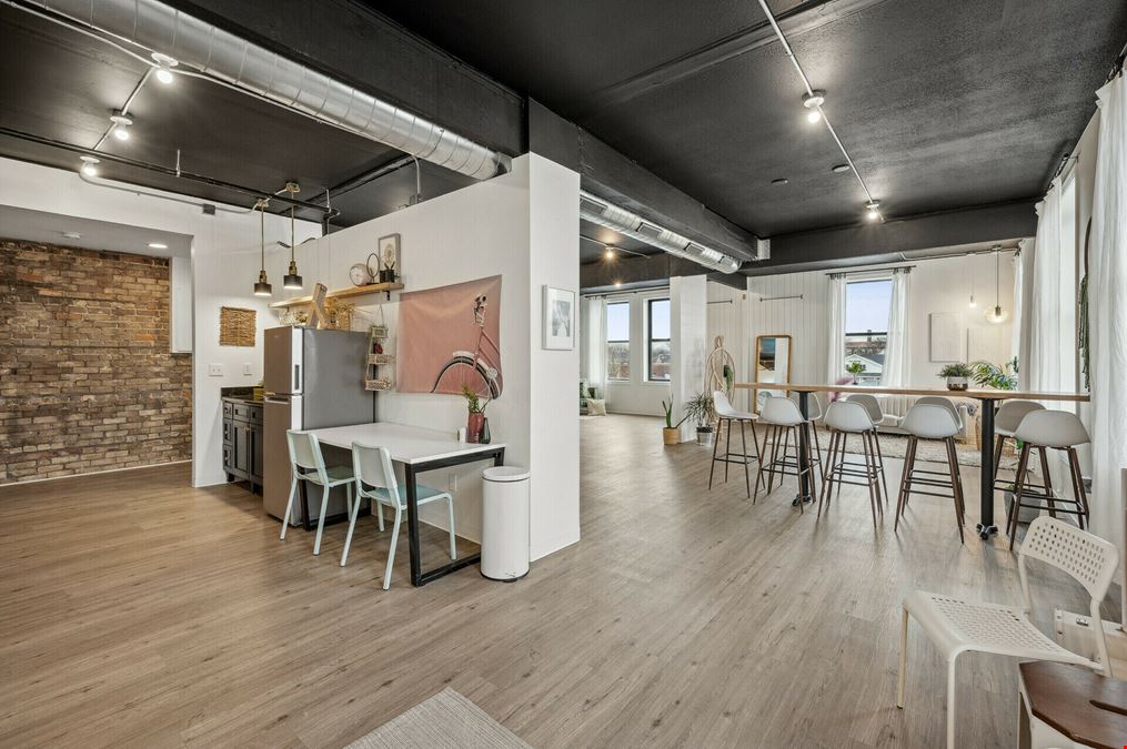 Multi-Income Building for Sale/Lease: Retail, Restaurant & Airbnb Ready!