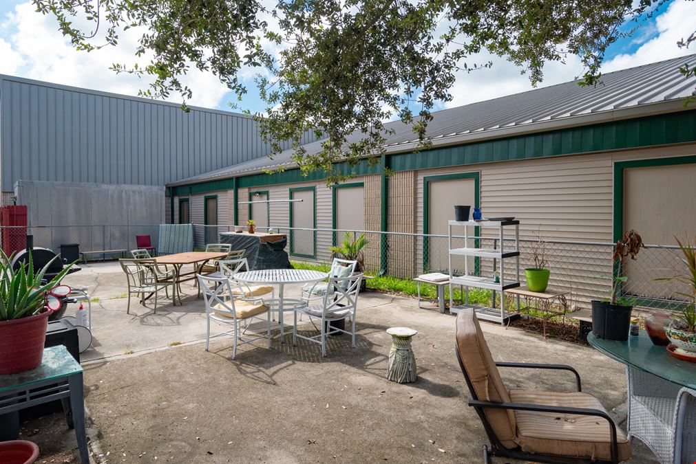 2120 Collier Ave For Lease