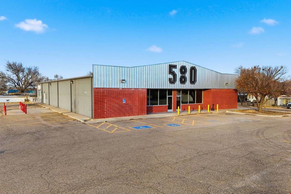 1601 N Main St (or N Highway 64)