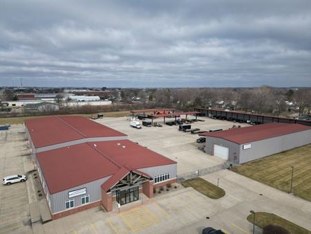 Preview of Industrial space for Rent at 1720 W Anthony Dr