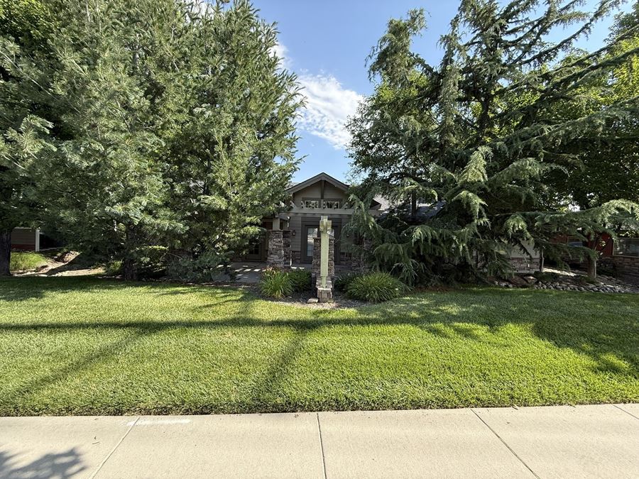903 E Winding Creek Dr