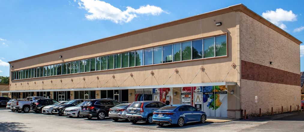 Preview of Retail space for Rent at 16131 N Eldridge Pkwy