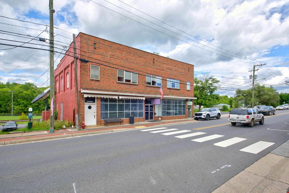 7,966 SF Multi-Tenant Commercial | 3 Parcels, 3 Entrances + Shenandoah Rail Trail Frontage