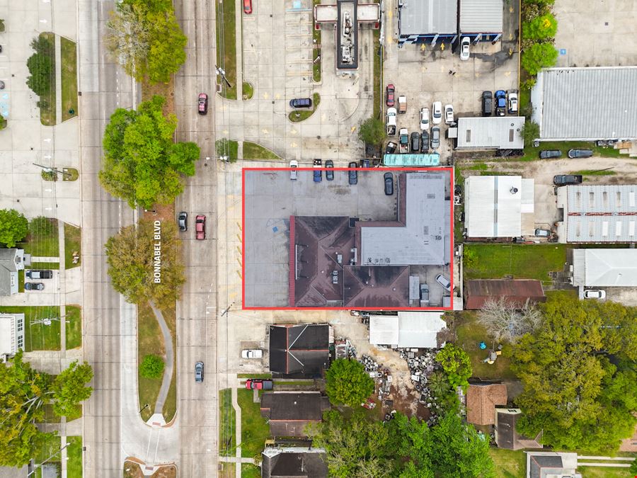 Giorlando’s Italian Restaurant - Mixed-Use Investment Property Off Veterans Blvd