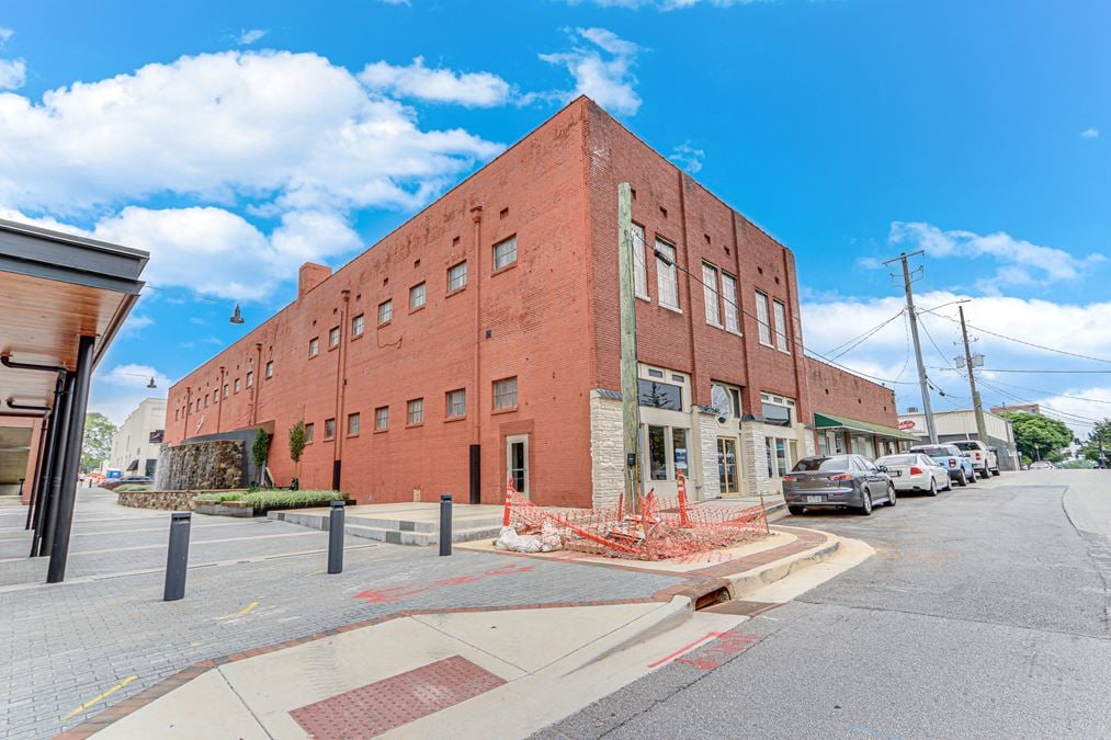 OFFICE/RETAIL BUILDING FOR LEASE