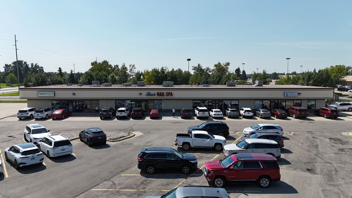 Grand Forks Multi-Tenant Shopping Center - 2550 S Columbia Road