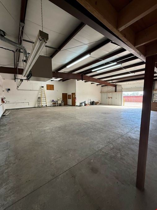 8401 Mantle Ave