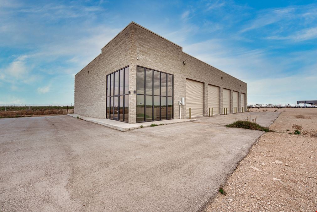 Modern Industrial Office/Shop Near I-20