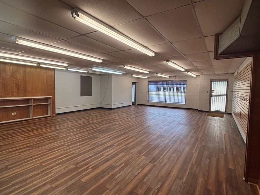 2,752 SF Service Retail Opportunity