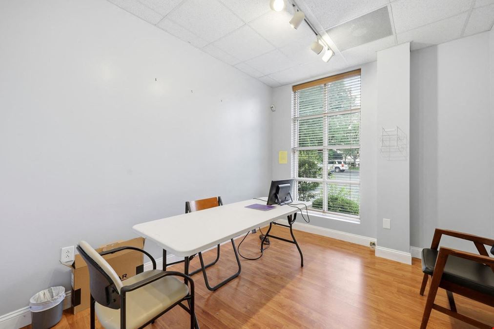 3 Suites at 502 McKnight Drive