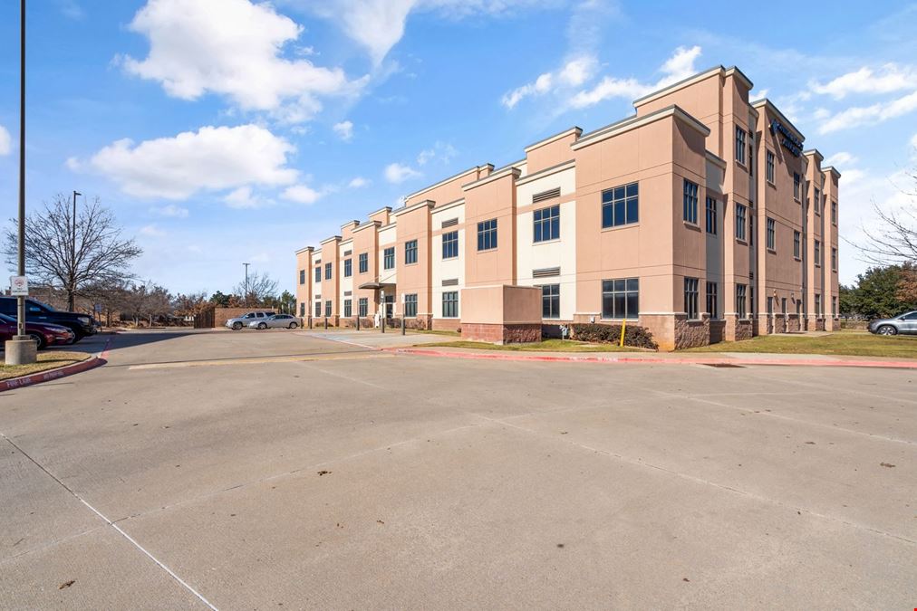 809 W Harwood Rd