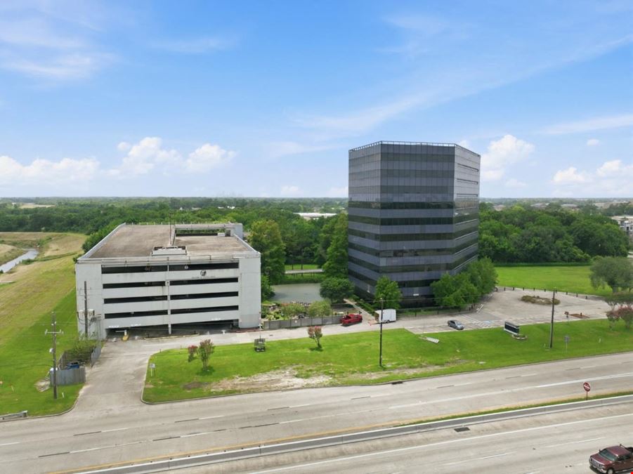 Lender Sale: Beltway 8 Office & Parking Garage | Near IAH