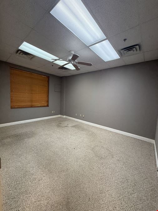 Building - 298 Commerce Park Drive