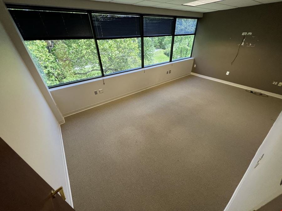 3246 SF 804-Suite 302 Professional Office Space Available in Richmond, VA 23236
