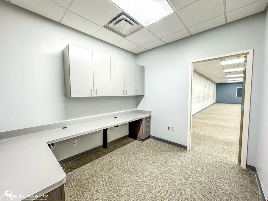 Medical Office and Flex Warehouse Space on Buford Hwy ¦ ±2,234  - ±11,461 SF