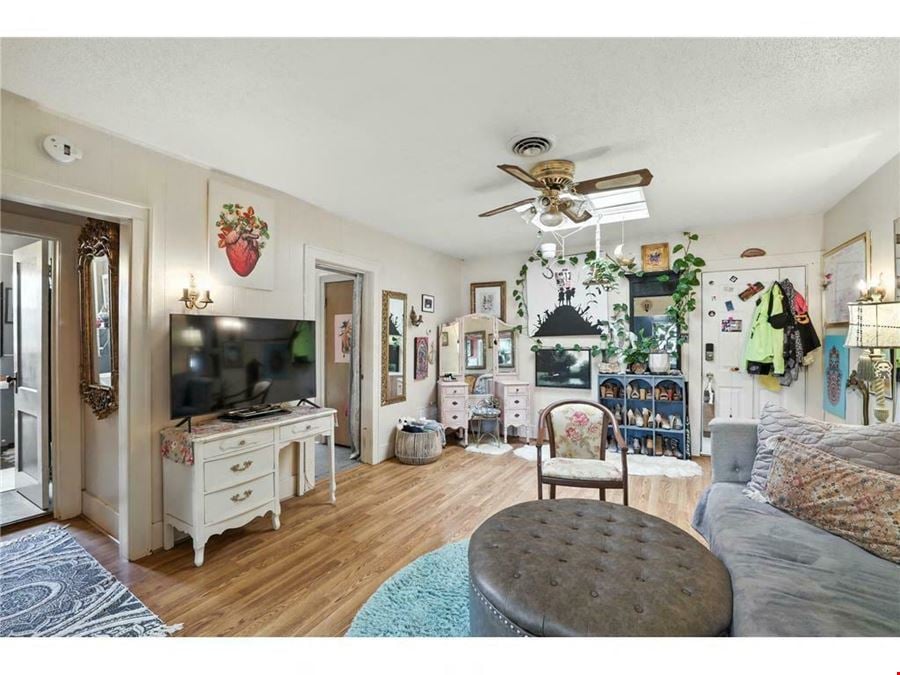 205 S Main St