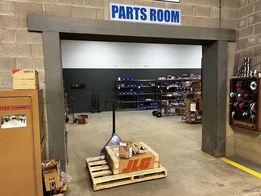 27,000 SF Industrial Building and Laydown Yard