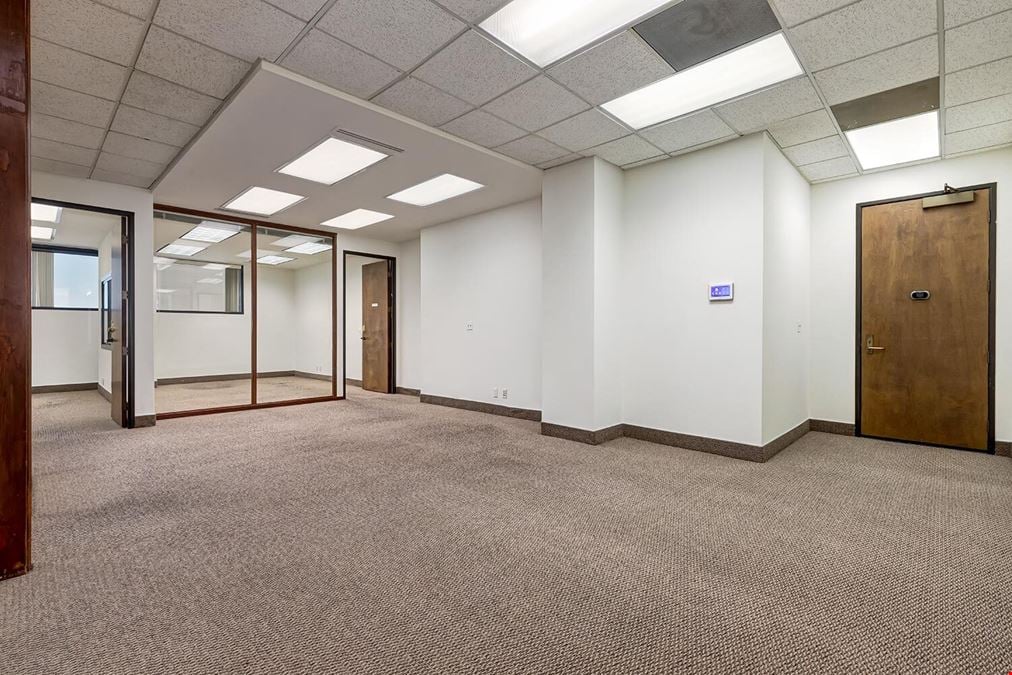 250 N Robertson