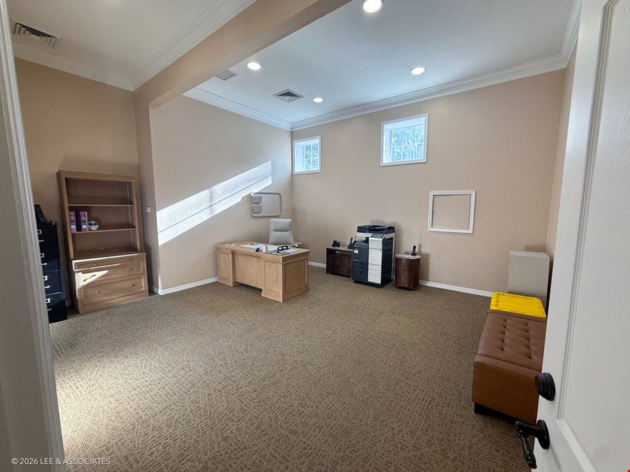 5215 SW 91st Ter - Haile Village Executive Office Suite