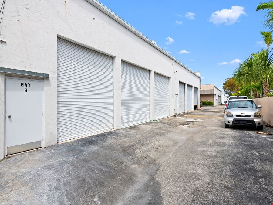 1100 W Oakland Park Blvd