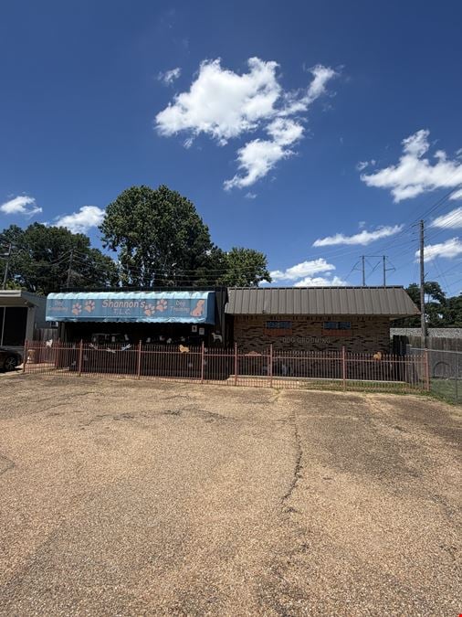 325 Clinton Blvd